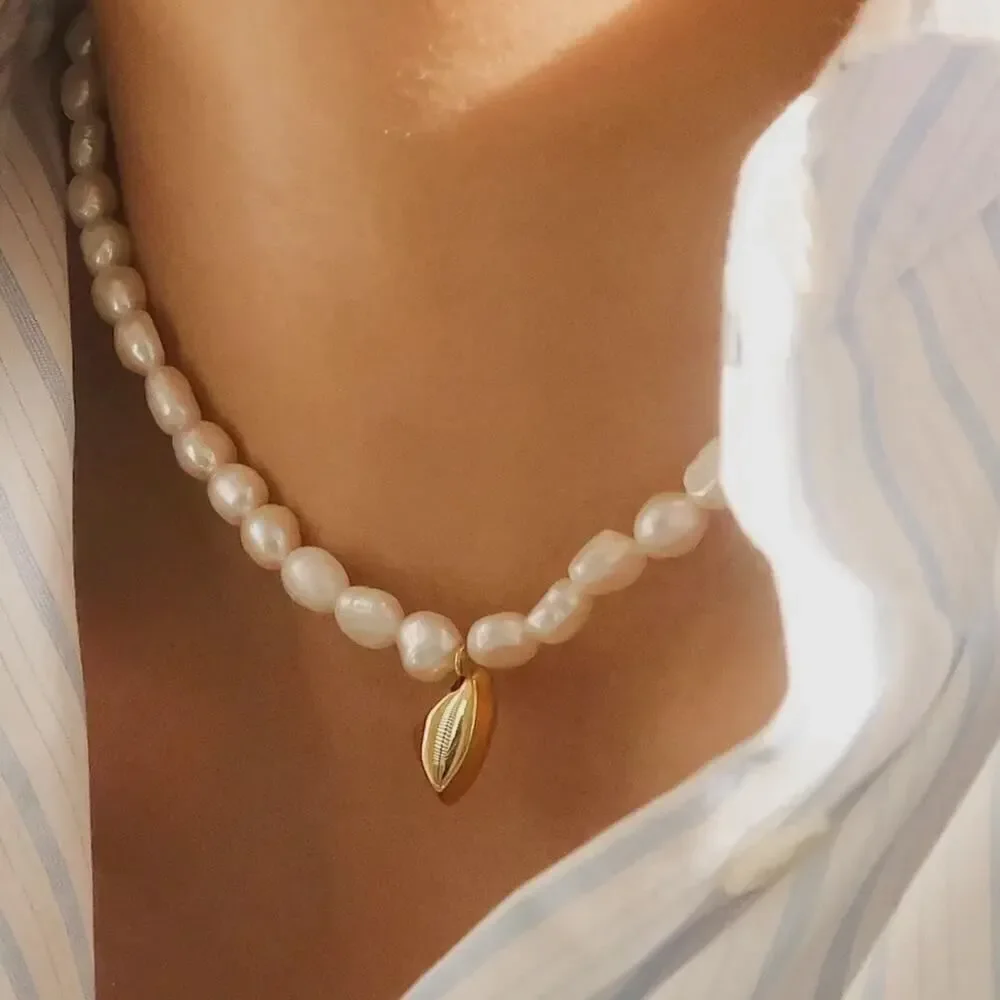 Unbranded 18k gold